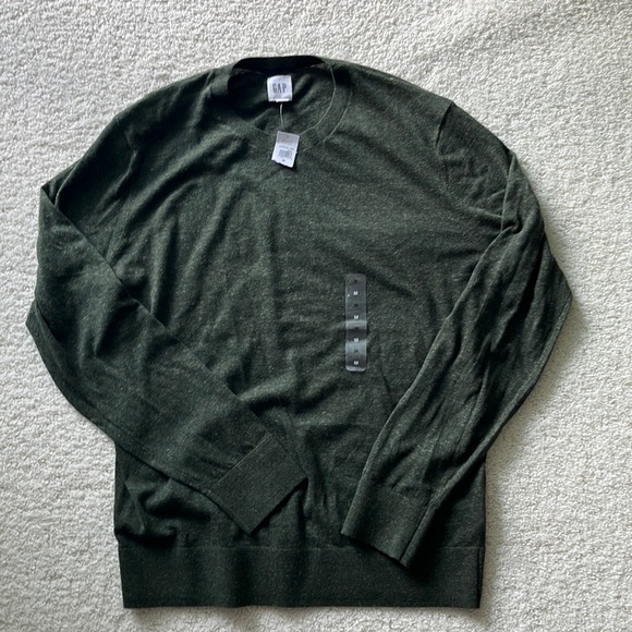 *NWT* GAP Crew Neck Sweater - Picture 1 of 5